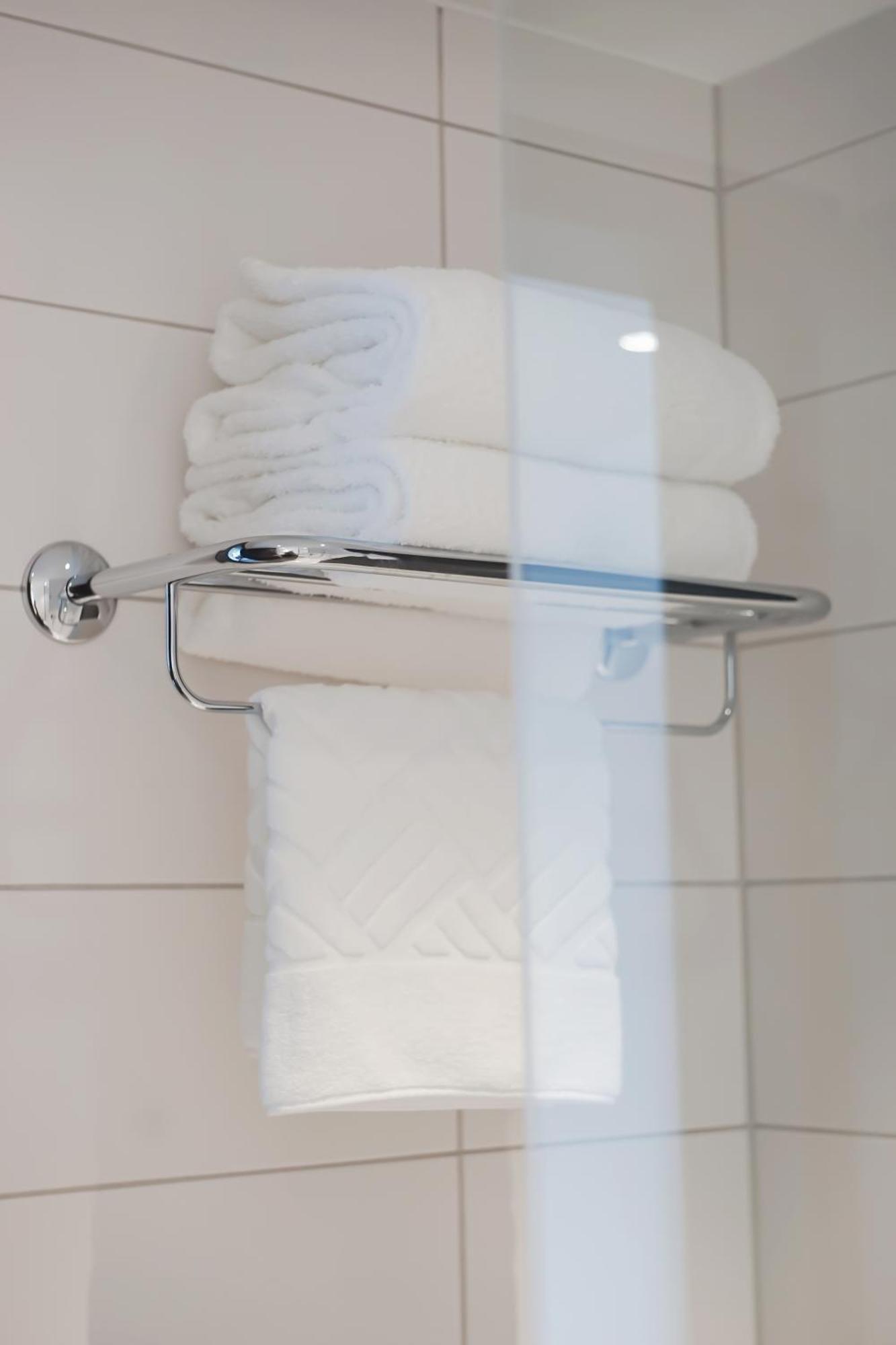 Hilton Garden Inn Zurich Limmattal Шпрайтенбах Екстериор снимка